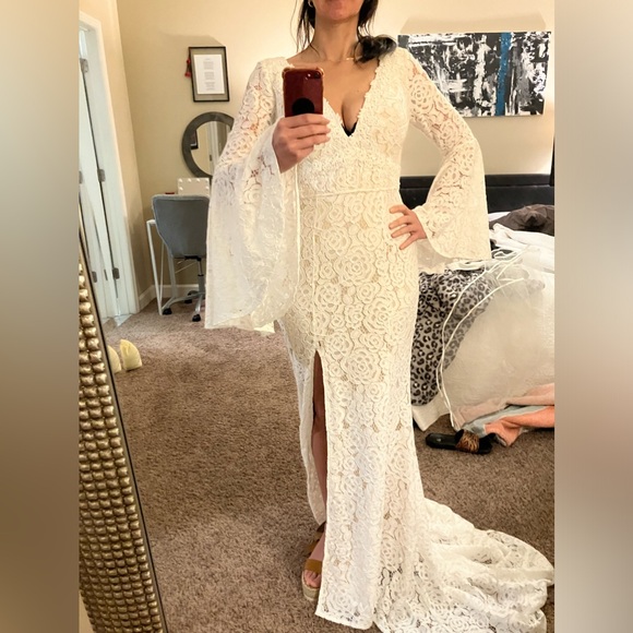 Boho wedding dress. Excellent condition. Unaltered PENDING SALE - Picture 9 of 14